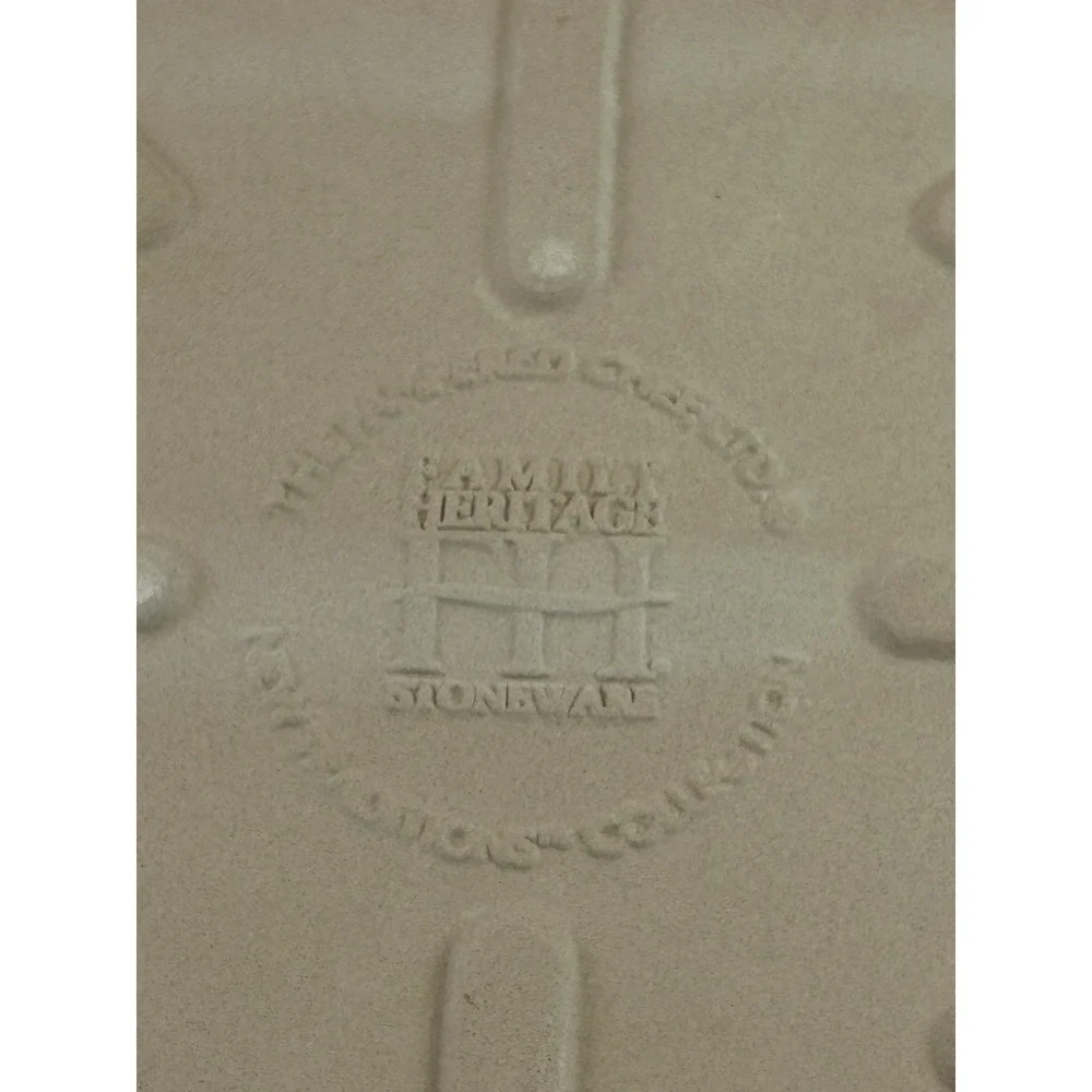 Pampered Chef 11-inch Deep Dish Ridged Baker Stoneware Pie Plate RETIRED